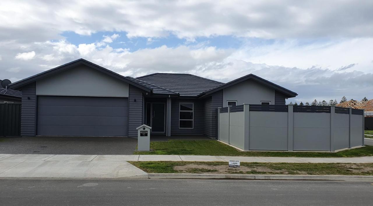 Home Away From Home Napier Exterior photo