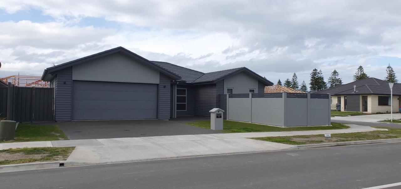 Home Away From Home Napier Exterior photo
